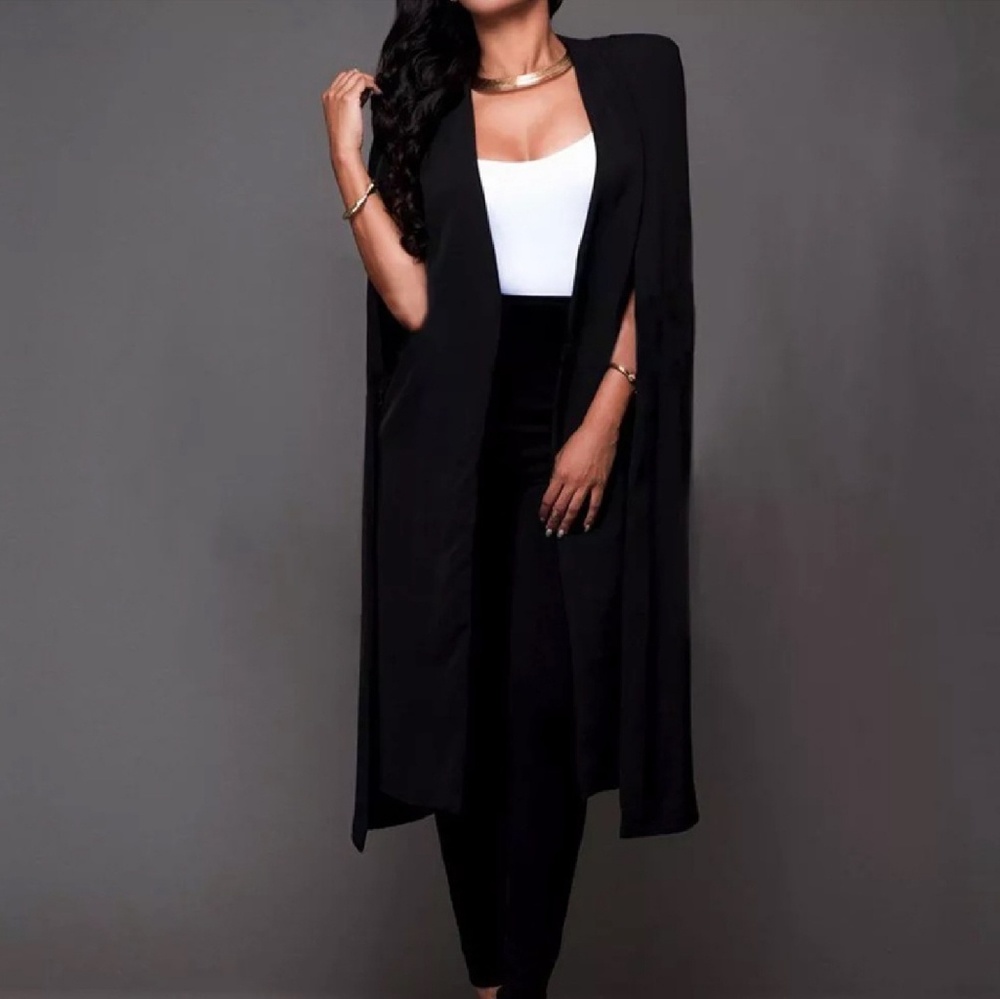 Black cape, never worn size S/M